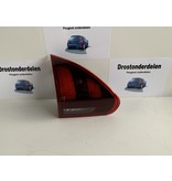 Rücklicht links in der Heckklappe 9814758480 Peugeot 2008 Facelift-Modell