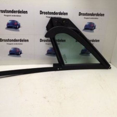 Driehoeks Ruiten Rechts-voor 9801475980 PEUGEOT 2008