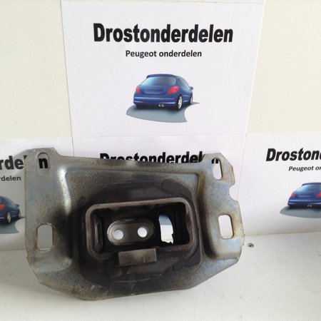 Motorhalterung links 9813699680 Peugeot 3008 P84