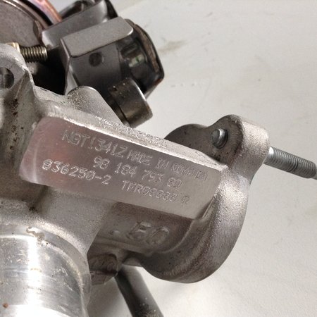 Turbo 9818479380 Peugeot 308 1.2 (Motorcode HNY)