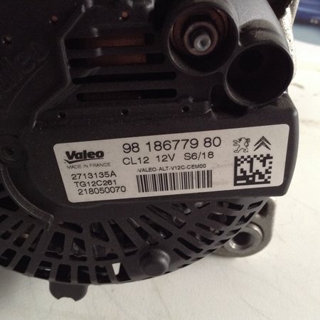 Alternator 9818677980 Peugeot 2008 Valeo CL12 12V