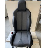 Linker-voor stoel half leer  Peugeot 3008 II P84