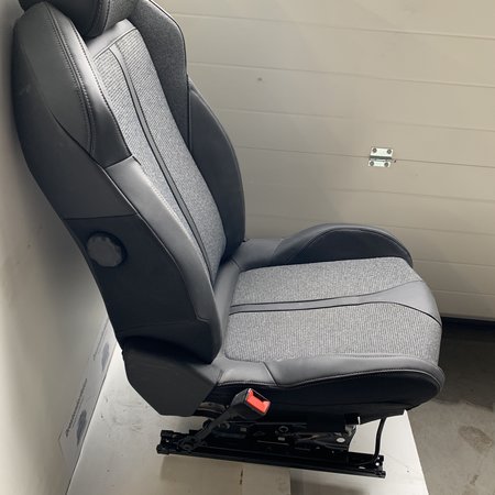 Left front seat half leather Peugeot 3008 II P84