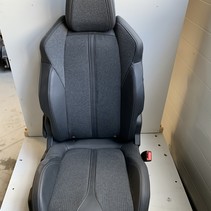 Right-front seat half leather Peugeot 3008 GT line P84