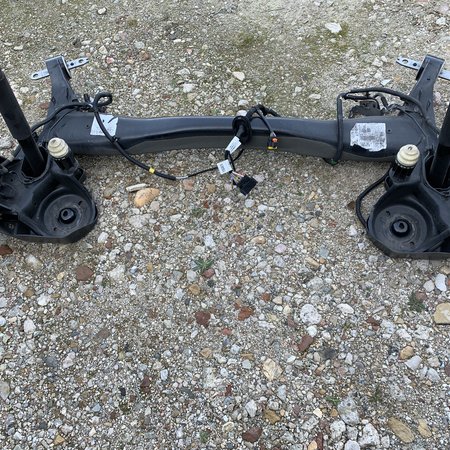 Rear axle 9827421280 Peugeot 3008 P84