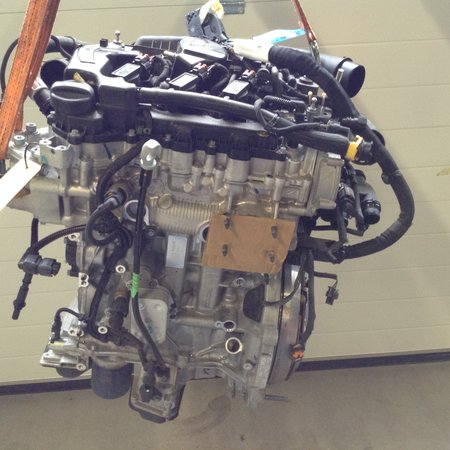 Peugeot 1.2 turbo Motor 110 PK met motorcode HN01 (HNZ) Grijze peilstok