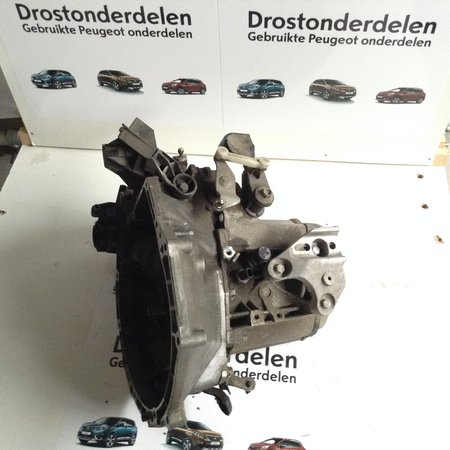 Peugeot 208 1.2 gearbox 82 hp with gearbox code 20CR03