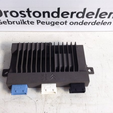 Radio versterker 9825899680  peugeot 3008 /5008