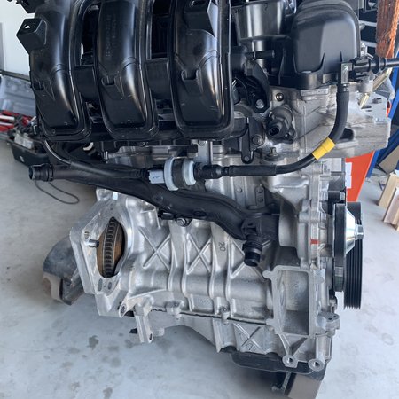Motor mit Motorcode HMR HM05 Peugeot 2008 1,2 VTI mit grünem Ölmessstab