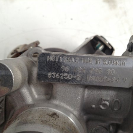 Turbo 9818479380 Peugeot 2008 1.2 (Engine code HNY)