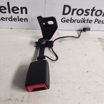 Sicherheitsgurt 9810493477 Hinterer Einsatz links von einem Peugeot 3008 P84E