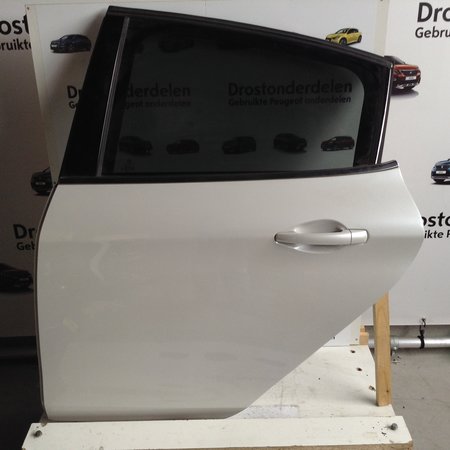 Portier 4Deurs links-achter van een Peugeot 208 kleur wit parelmoer EFC
