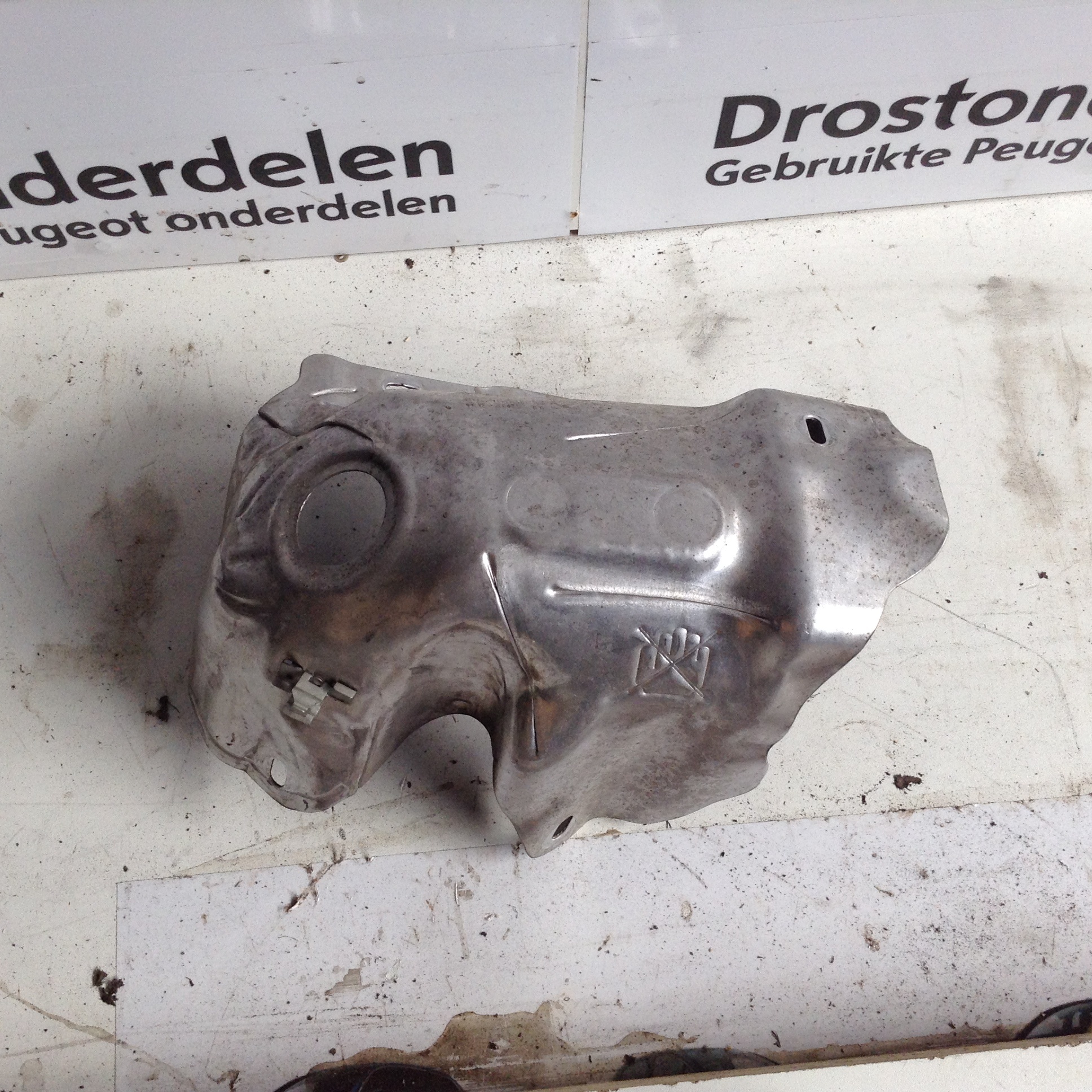 Heat shield Turbo 9809695280 Peugeot 3008 P84E 1.5 HDI (Engine code YH01) |  Drostonderdelen