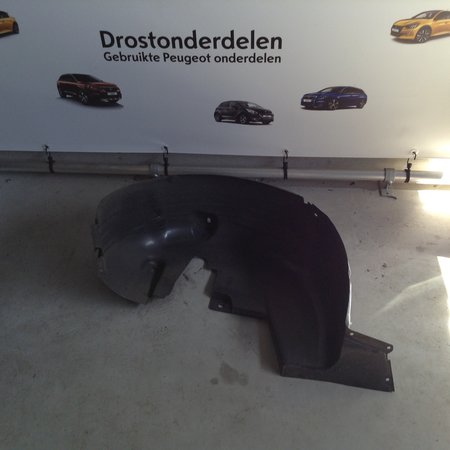 Radkasten links hinten 967881378A / 967763938A Peugeot 2008