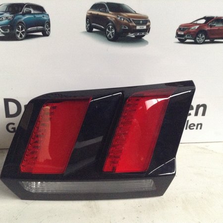 Taillight Right 9810477780 in hatch Peugeot 3008 P84E