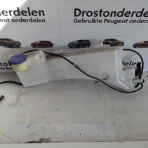 Windshield washer reservoir 9826400780/9810819180 Peugeot 3008 P84E