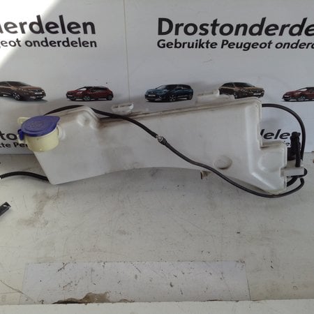 Windshield washer reservoir 9826400780/9810819180 Peugeot 3008 P84E