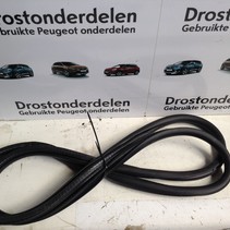 Türgummi hinten links 9815017480 Opel Grandland X.