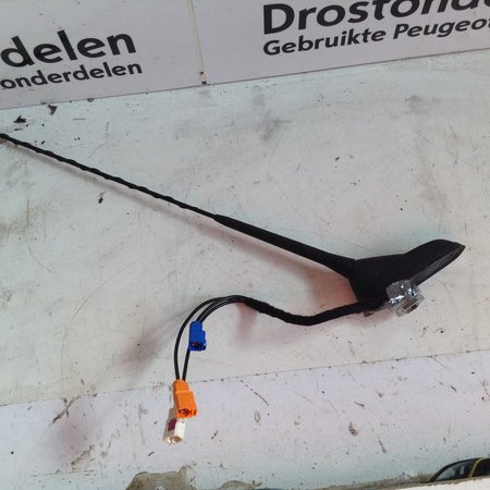 Navigation antenna 9804058180 Peugeot 208