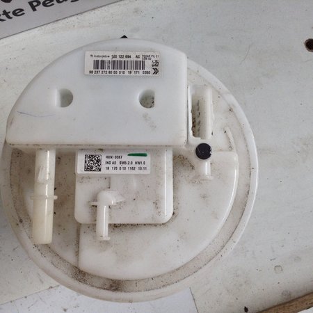Brandstofpomp 9823727280 Peugeot 3008 P84E