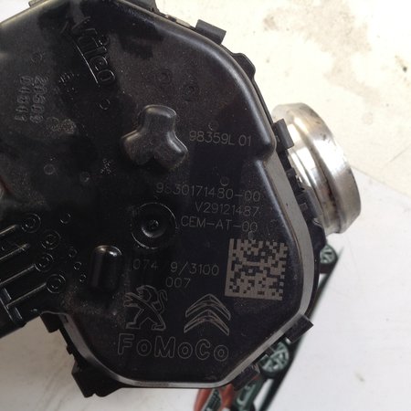 Throttle body 9830171480 Peugeot 3008 P84E