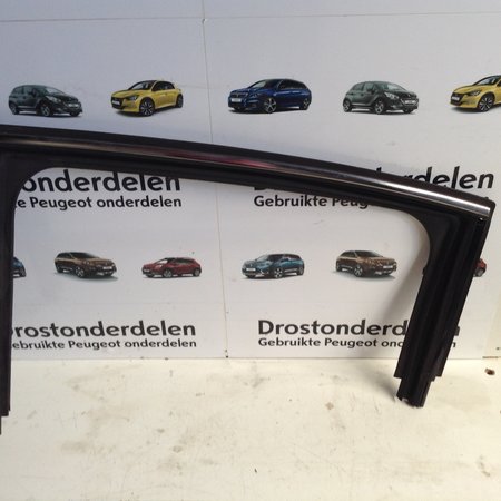 Chroom  sierlijst  linker-achter-portier  peugeot 208 9674661280  / 9811335580