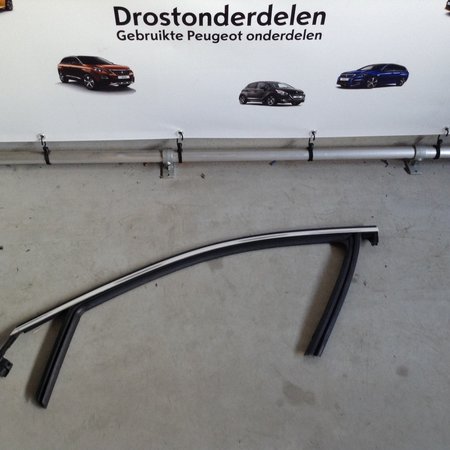 Chrome trim strip left-front door opel grandlandx 9814856280