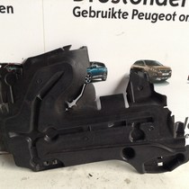 Protection plates between Chassis beam Right 9675253180 Peugeot 208