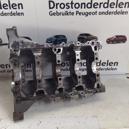 Carterpan met artikelnummer onder blok  9685737310 peugeot  308 T9  1.6 Blue hdi (BHZ)