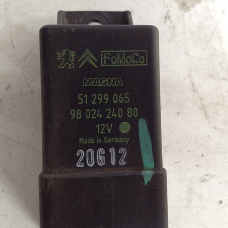 Glow plug relay 9802424080 Peugeot 208