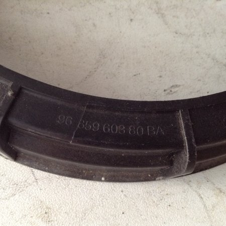 Fuel pump Sealing ring 9685960380 Peugeot 3008 P84E