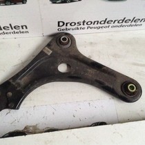 Suspension arm Left 9803286580 Peugeot 2008