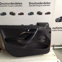 Deurpaneel/Portierbekleding Links-Voor 98029883ZD Peugeot 2008