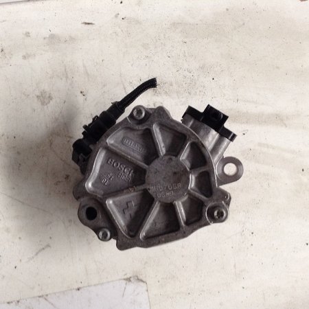 Vacuum pump Power brakes 9804021880 Peugeot 208 Diesel