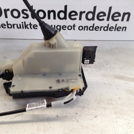 Door Lock With Child Lock Right Rear 4 drs 9812501180 Peugeot 2008