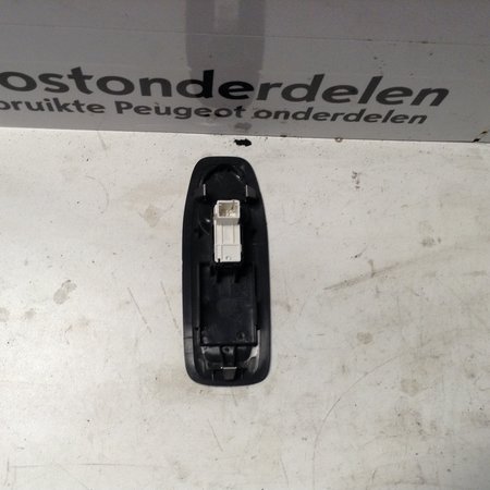 Raamschakelaar Rechts-Voor 96751115ZD Peugeot 208