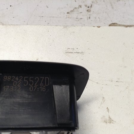 Window switch Right-Rear 98242552ZD Peugeot 208