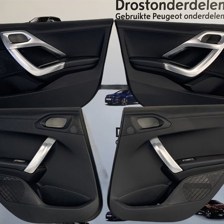 Set  stoelen crossway peugeot 2008  + deur panelen