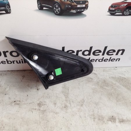 Decorative molding Triangle Left 9675629980 Peugeot 208 Allure