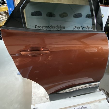 Hintere rechte Tür Peugeot 3008 II Farbe Braun ELG
