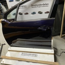 Tür links vorne Peugeot 208 Allure mit Chromrahmen, Farbe Lila/Blau EKU