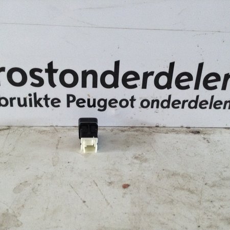 Sitzheizungsschalter 9812779677 Peugeot 3008 II P84E