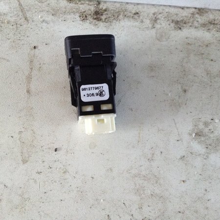 Sitzheizungsschalter 9812779677 Peugeot 3008 II P84E