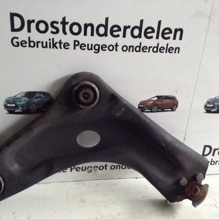 Draagarm Rechts 9810588180 Peugeot 208 Automaat