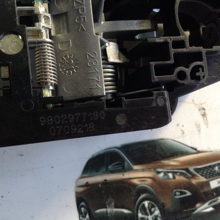 Türgriffhalter 9802977180 Rechts-Für Peugeot 208 II P21E