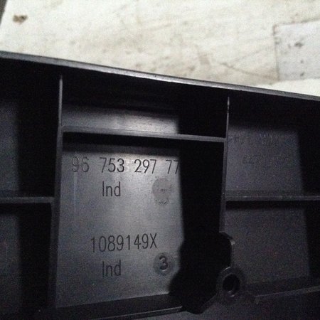 Halter Radio CD-Wechsler 9675329777 Peugeot 208 /2008