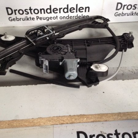 Fensterheber vorne rechts 9829042980 Peugeot 208 II P21E