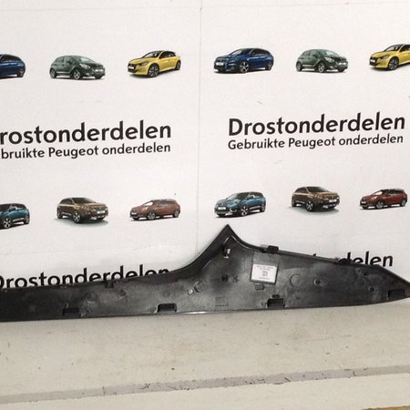 Sierstrip Dashboard 98101609YU Peugeot 3008 II P84E Kleur HYU Gris Nickel (Engels)