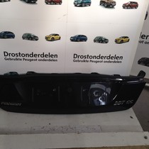 Onderstuk Achterklep Peugeot 207CC Kleur Zwart (860688)