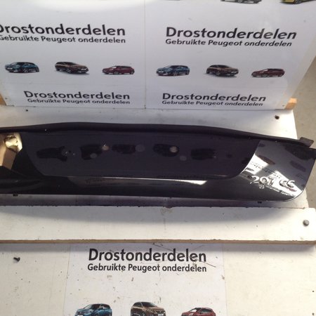 Onderstuk Achterklep Peugeot 207CC Kleur Zwart (860688)